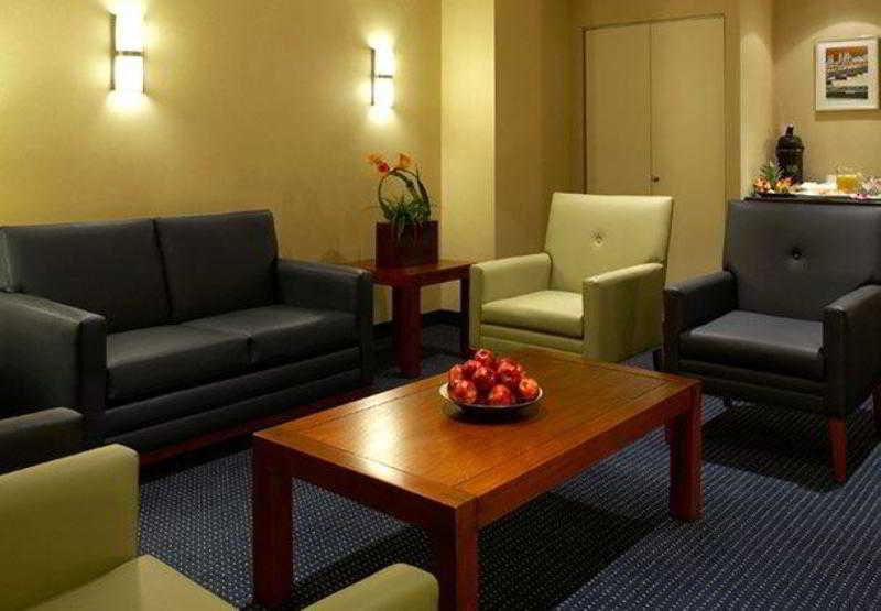 Fairfield Inn & Suites By Marriott Montreal Airport Dorval Interior foto