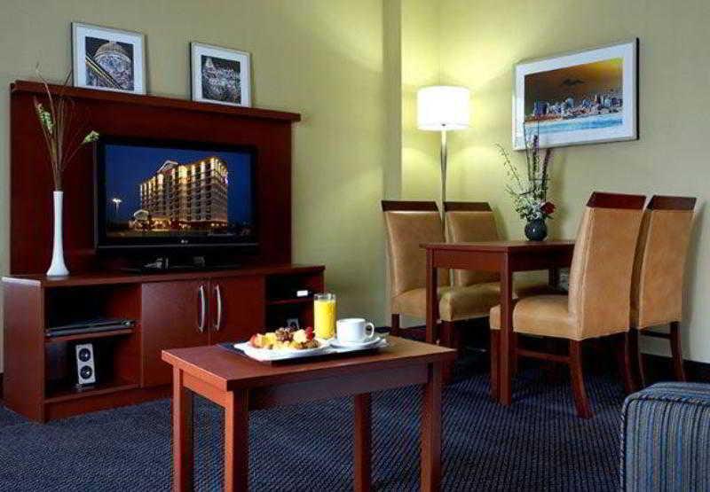 Fairfield Inn & Suites By Marriott Montreal Airport Dorval Quarto foto